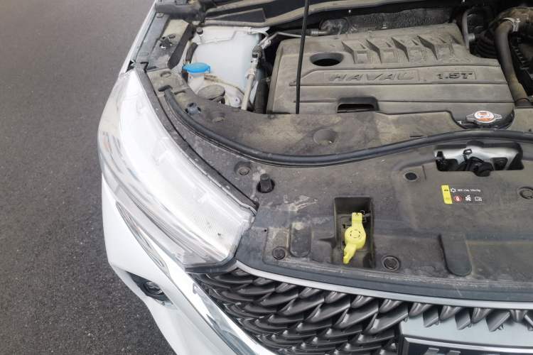 Used Haval M6 2021 PLUS 1.5T DCT Comfort Edition Engine Bay Right