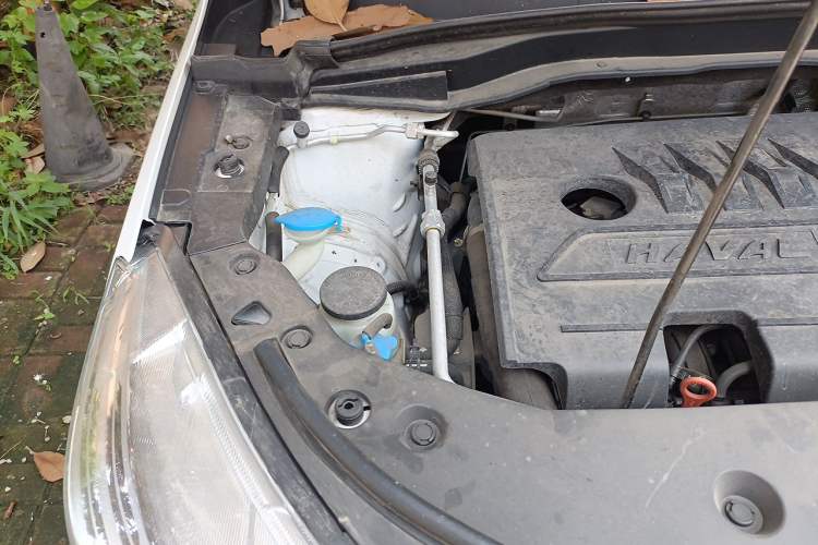 Used Haval M6 2021 PLUS 1.5T DCT Luxury Smart Connectivity Model Engine Bay Right