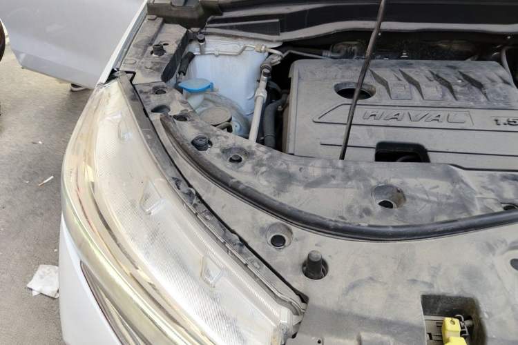 Used Haval M6 2021 PLUS 1.5T DCT Luxury Smart Connectivity Model Engine Bay Right