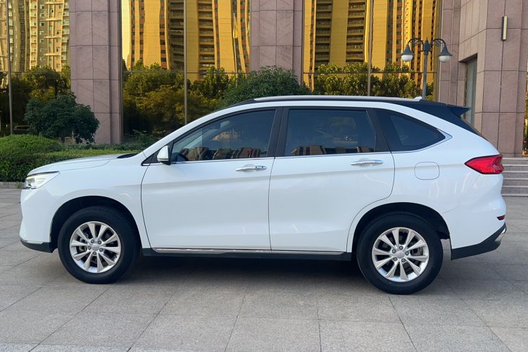 Used Haval M6 2021 PLUS 1.5T Manual Luxury Smart Connectivity Model Exterior 2