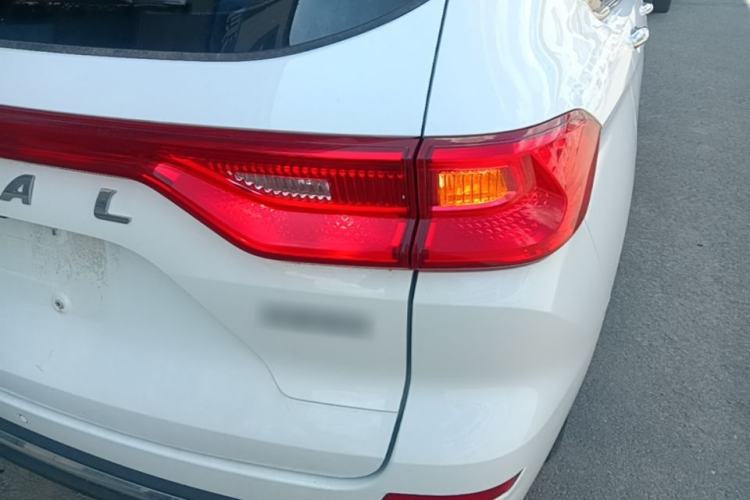 Used Haval M6 2021 PLUS 1.5T DCT Luxury Smart Connectivity Model Exterior 3