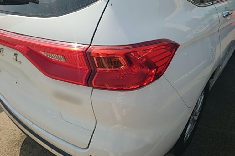 Used Haval M6 2021 PLUS 1.5T DCT Luxury Smart Connectivity Model Exterior 3