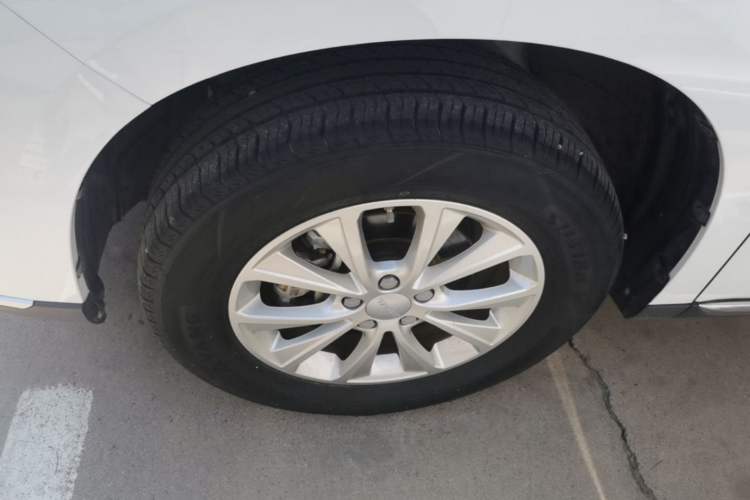 Used Haval M6 2021 PLUS 1.5T Manual Luxury Smart Connectivity Model Exterior 4