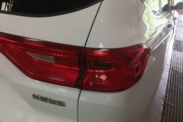 Used Haval M6 2021 PLUS 1.5T DCT Luxury Smart Connectivity Model Exterior 6