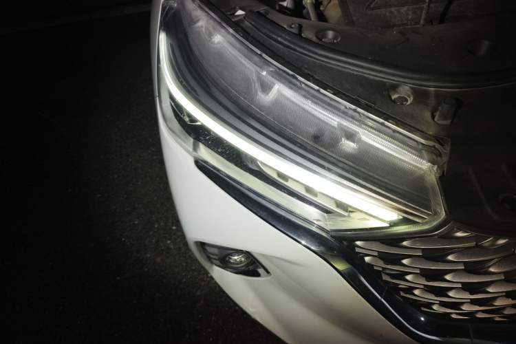 Used Haval M6 2021 PLUS 1.5T DCT Luxury Smart Connectivity Model Exterior 6