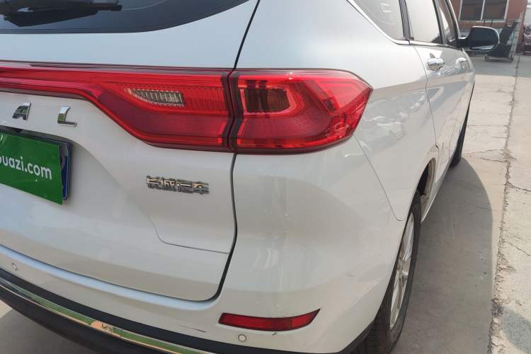 Used Haval M6 2021 PLUS 1.5T DCT Luxury Smart Connectivity Model Exterior 6