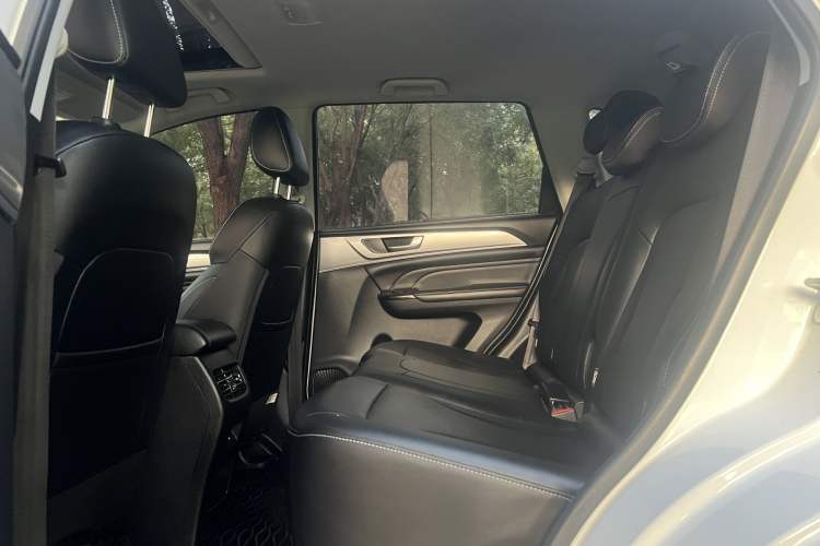 Used Haval M6 2021 PLUS 1.5T DCT Luxury Smart Connectivity Model Exterior 9