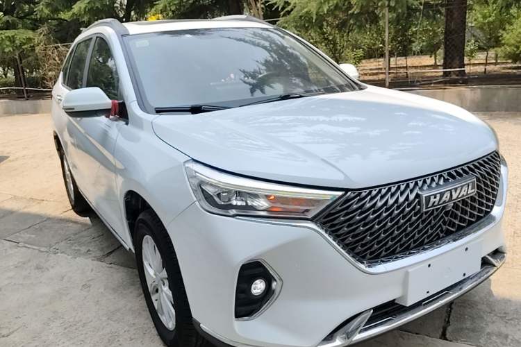 Used Haval M6 2021 PLUS 1.5T Manual Luxury Smart Connectivity Model Front Right 45 Deg
