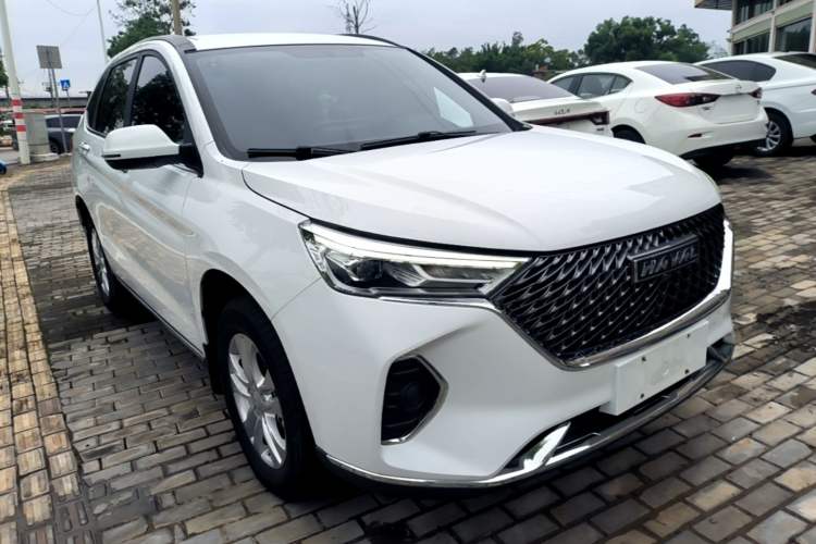 Used Haval M6 2021 PLUS 1.5T DCT Elite Smart Connectivity Model Front Right 45 Deg
