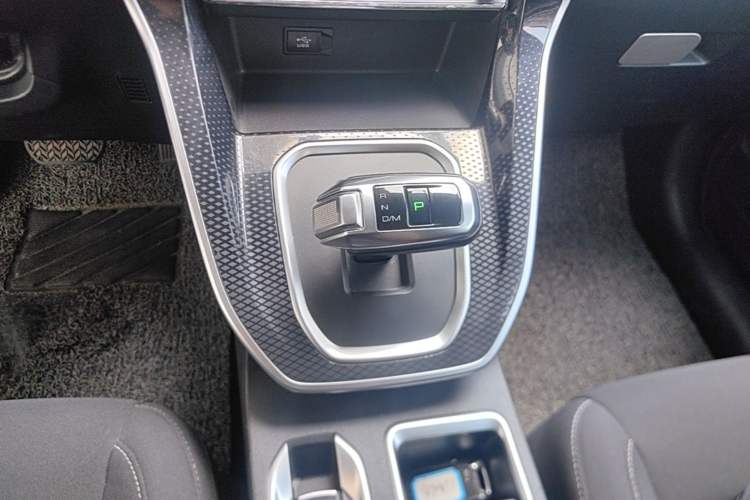 Used Haval M6 2021 PLUS 1.5T DCT Elite Smart Connectivity Model Gear Lever