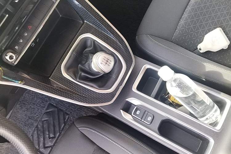 Used Haval M6 2021 PLUS 1.5T Manual Elite Smart Connectivity Model Gear Lever