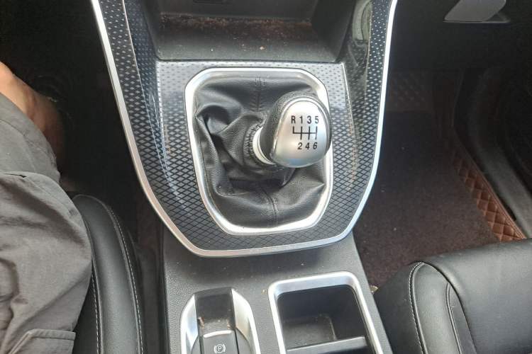 Used Haval M6 2021 PLUS 1.5T Manual Luxury Smart Connectivity Model Gear Lever