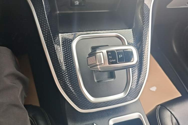 Used Haval M6 2021 PLUS 1.5T DCT Luxury Smart Connectivity Model Gear Lever