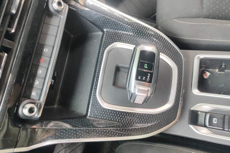 Used Haval M6 2021 PLUS 1.5T DCT Elite Smart Connectivity Model Gear Lever