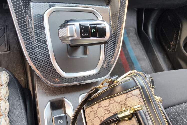 Used Haval M6 2021 PLUS 1.5T DCT Elite Smart Connectivity Model Gear Lever