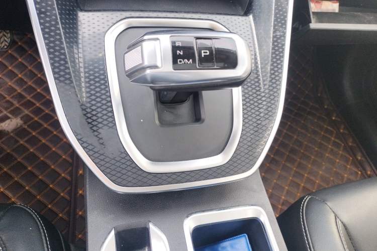 Used Haval M6 2021 PLUS 1.5T DCT Luxury Smart Connectivity Model Gear Lever