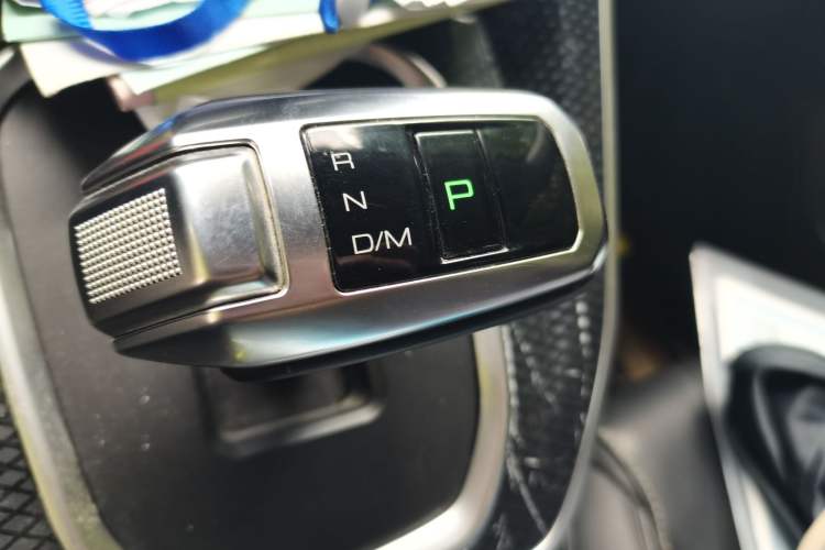 Used Haval M6 2021 PLUS 1.5T DCT Prestige Smart Connectivity Model Gear Lever