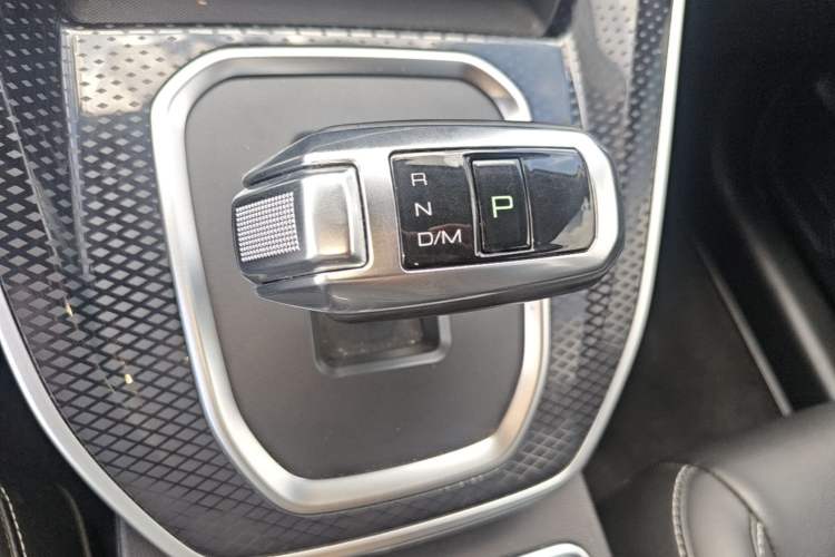 Used Haval M6 2021 PLUS 1.5T DCT Luxury Smart Connectivity Model Gear Lever
