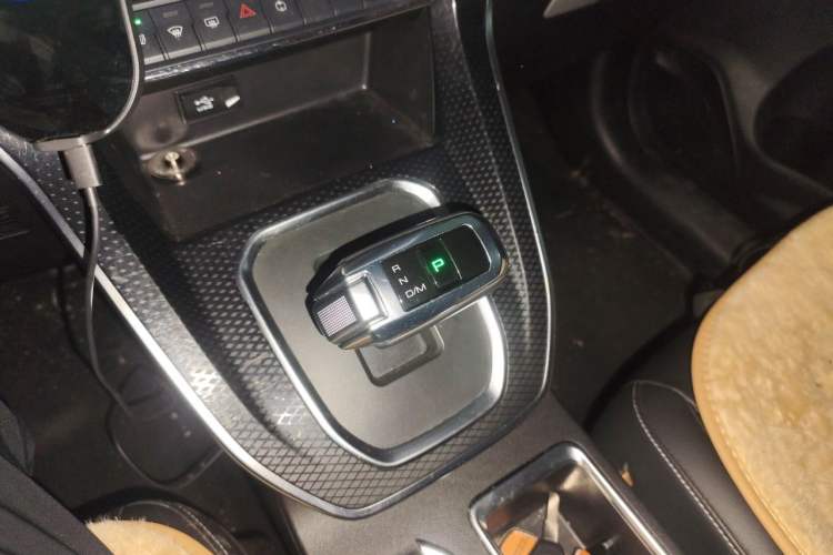 Used Haval M6 2021 PLUS 1.5T DCT Luxury Smart Connectivity Model Gear Lever