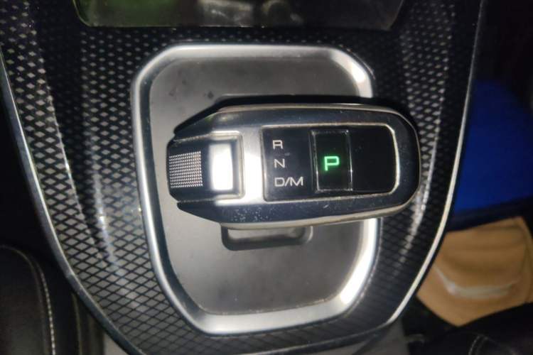 Used Haval M6 2021 PLUS 1.5T DCT Luxury Smart Connectivity Model Gear Lever