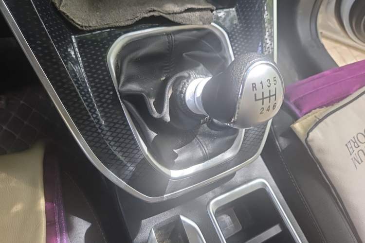 Used Haval M6 2021 PLUS 1.5T Manual Elite Smart Connectivity Model Gear Lever