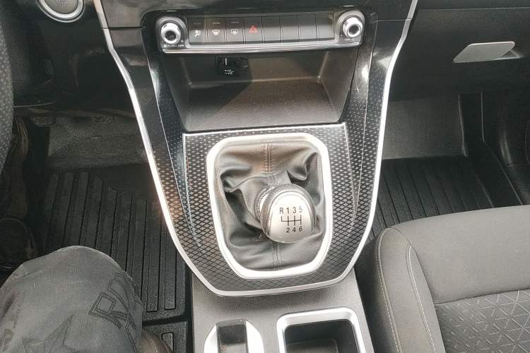 Used Haval M6 2021 PLUS 1.5T Manual Elite Smart Connectivity Model Gear Lever
