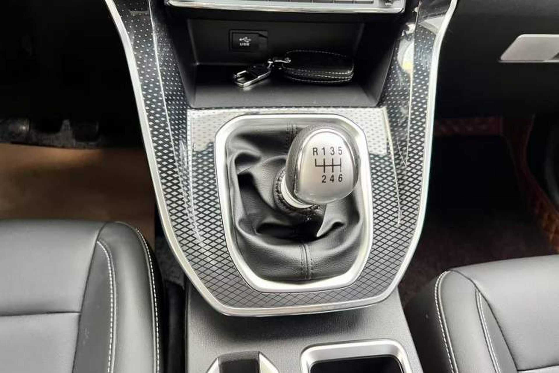 Used Haval M6 2021 PLUS 1.5T Manual Luxury Smart Connectivity Model Gear Lever