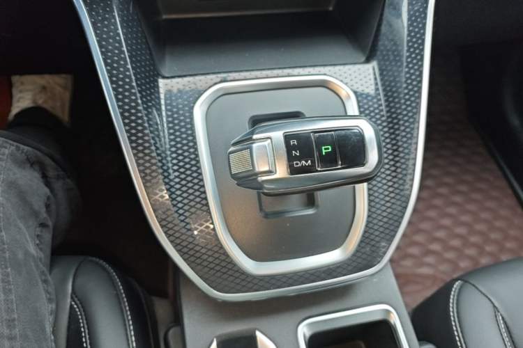 Used Haval M6 2021 PLUS 1.5T DCT Luxury Smart Connectivity Model Gear Lever