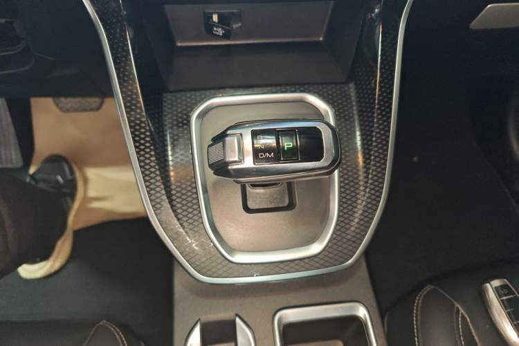 Used Haval M6 2021 PLUS 1.5T DCT Luxury Smart Connectivity Model Gear Lever