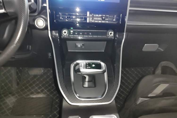 Used Haval M6 2021 PLUS 1.5T DCT Elite Smart Connectivity Model Gear Lever
