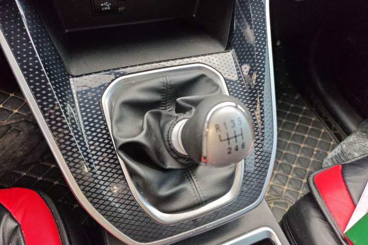 Used Haval M6 2021 PLUS 1.5T Manual Elite Smart Connectivity Model Gear Lever