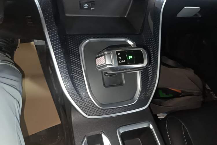 Used Haval M6 2021 PLUS 1.5T DCT Luxury Smart Connectivity Model Gear Lever