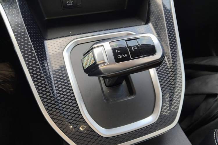 Used Haval M6 2021 PLUS 1.5T DCT Luxury Smart Connectivity Model Gear Lever