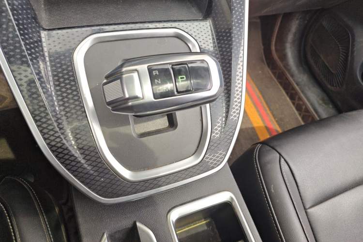Used Haval M6 2021 PLUS 1.5T DCT Comfort Edition Gear Lever