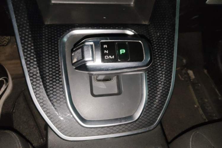 Used Haval M6 2021 PLUS 1.5T DCT Elite Smart Connectivity Model Gear Lever