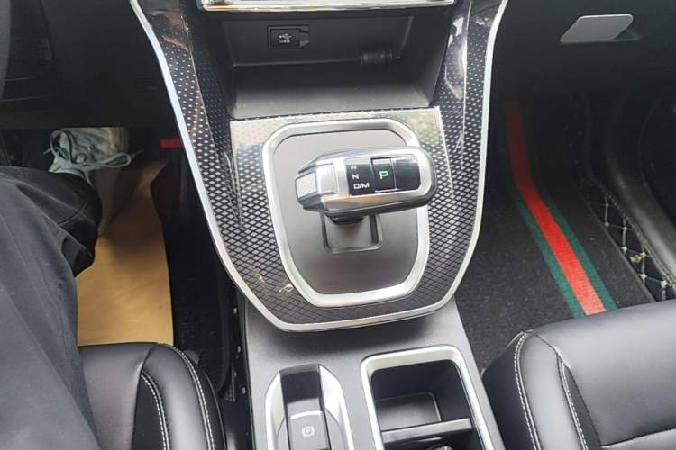 Used Haval M6 2021 PLUS 1.5T DCT Luxury Smart Connectivity Model Gear Lever
