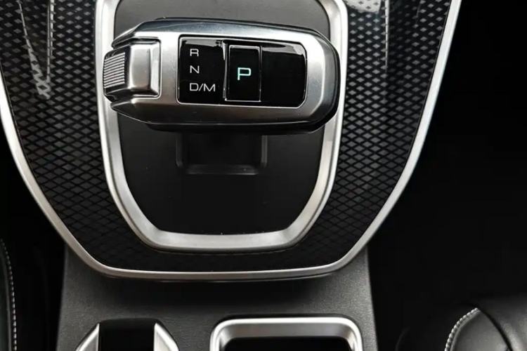 Used Haval M6 2021 PLUS 1.5T DCT Luxury Smart Connectivity Model Gear Lever