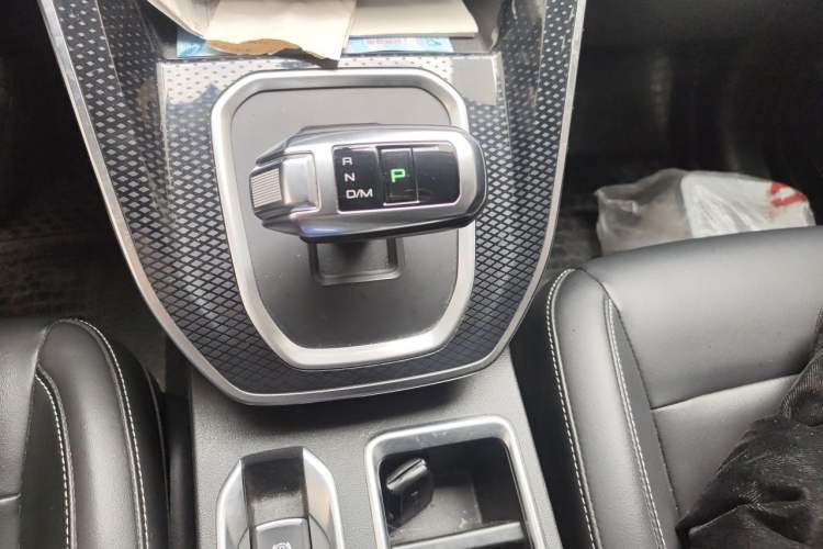 Used Haval M6 2021 PLUS 1.5T DCT Luxury Smart Connectivity Model Gear Lever