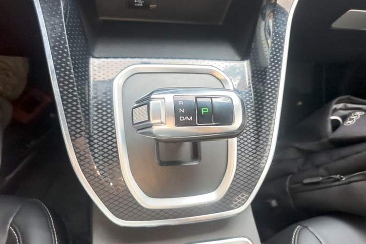 Used Haval M6 2021 PLUS 1.5T DCT Luxury Smart Connectivity Model Gear Lever