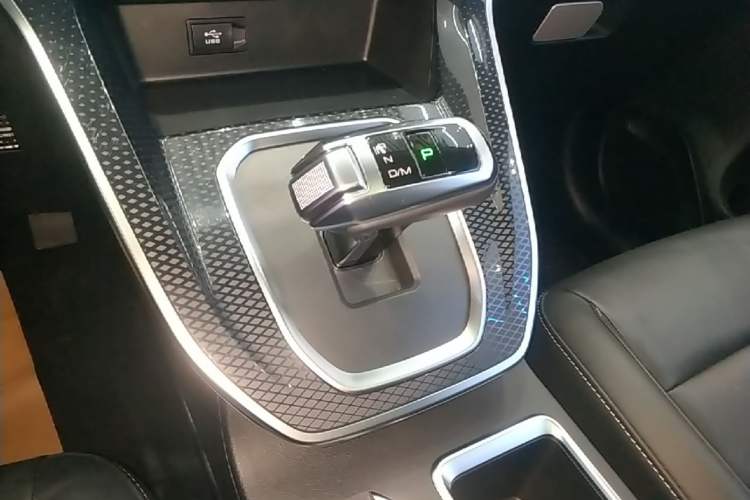 Used Haval M6 2021 PLUS 1.5T DCT Luxury Smart Connectivity Model Gear Lever