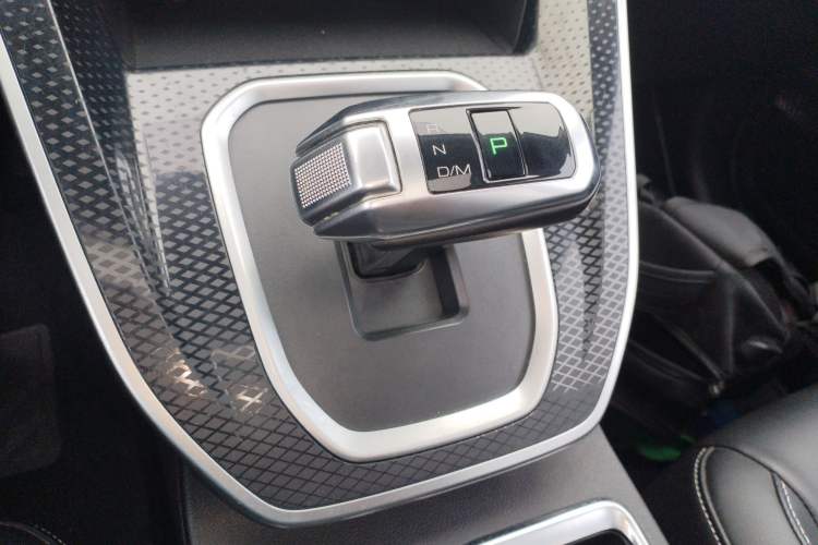Used Haval M6 2021 PLUS 1.5T DCT Luxury Smart Connectivity Model Gear Lever