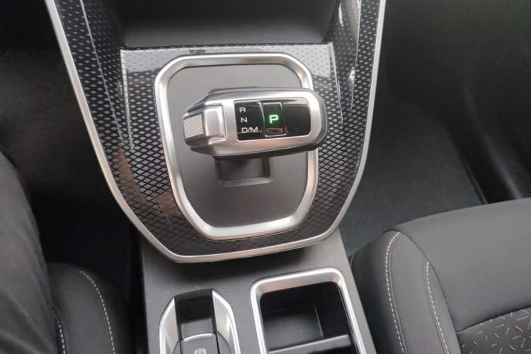 Used Haval M6 2021 PLUS 1.5T DCT Elite Smart Connectivity Model Gear Lever