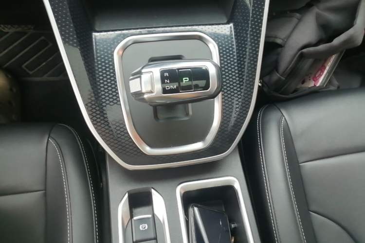 Used Haval M6 2021 PLUS 1.5T DCT Comfort Edition Gear Lever