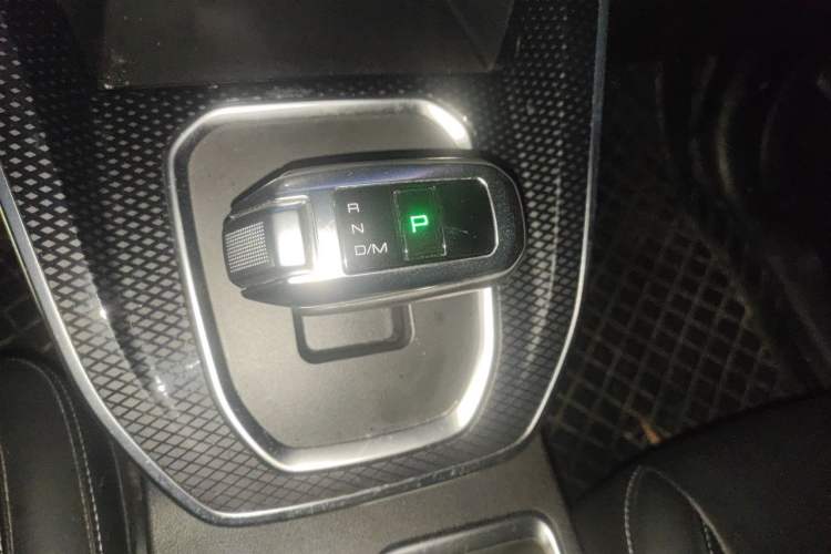 Used Haval M6 2021 PLUS 1.5T DCT Luxury Smart Connectivity Model Gear Lever