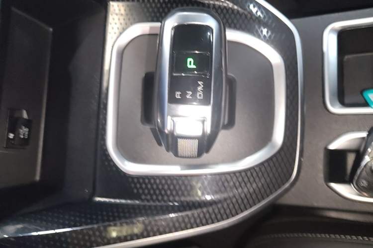 Used Haval M6 2021 PLUS 1.5T DCT Luxury Smart Connectivity Model Gear Lever