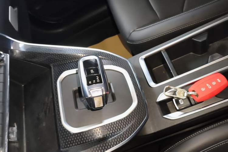 Used Haval M6 2021 PLUS 1.5T DCT Luxury Smart Connectivity Model Gear Lever