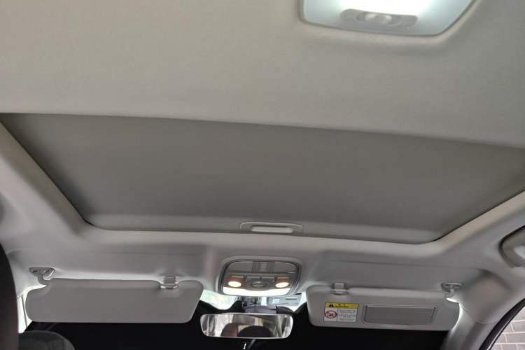 Used Haval M6 2021 PLUS 1.5T DCT Comfort Edition Headliner