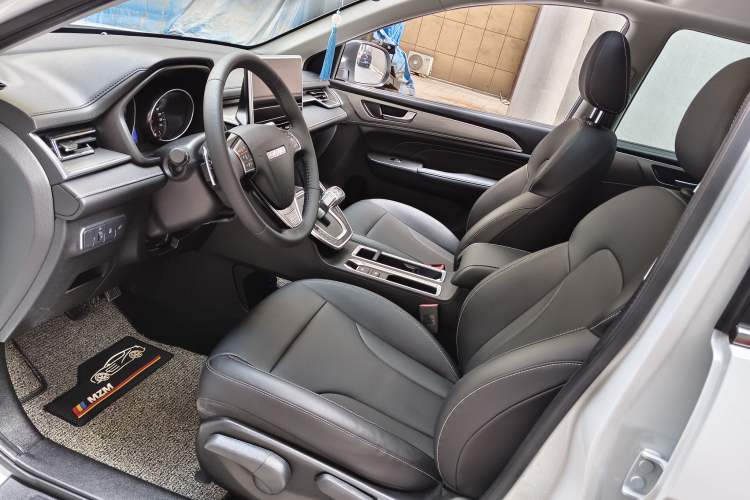 Used Haval M6 2021 PLUS 1.5T DCT Luxury Smart Connectivity Model Interior 1