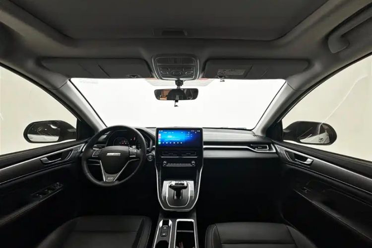Used Haval M6 2021 PLUS 1.5T DCT Luxury Smart Connectivity Model Interior 1