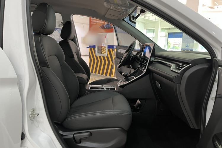 Used Haval M6 2021 PLUS 1.5T DCT Elite Smart Connectivity Model Interior 10